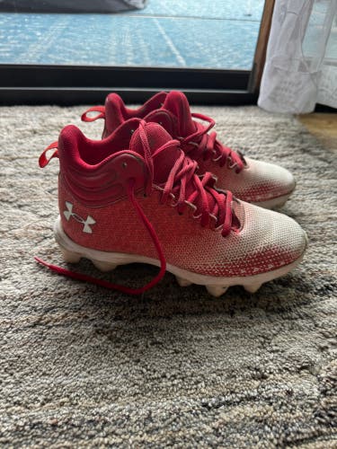 Unisex 2.5Y (Big Kids / Youth) Under Armour Spotlight Franchise RM 2.0 High Top Molded Cleats (Used)