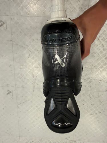Black/Gray 2023 Bauer Vapor Hyperlite 2 Hockey Skates Regular Width Pro Stock 7 (Used)