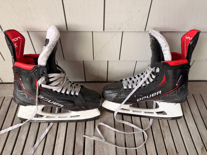 2021 Bauer Vapor 3X Pro Hockey Skates Regular Width 6.5 (Used)