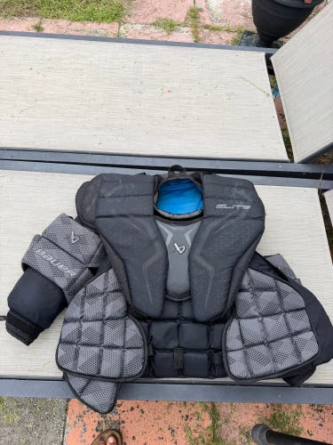 senior Small Bauer Elite Goalie Chest Protector (Used)