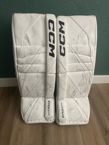 26" 2024 CCM EFlex 6.5 Goalie Leg Pads (Used)