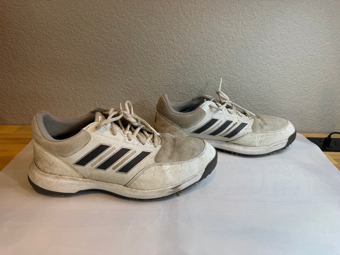 Men's Size M 10 Adidas Golf Shoes (Used)