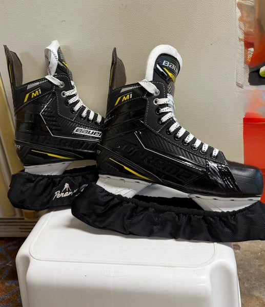 Black 2022 Bauer Supreme M1 Hockey Skates Regular Width 7 (New)