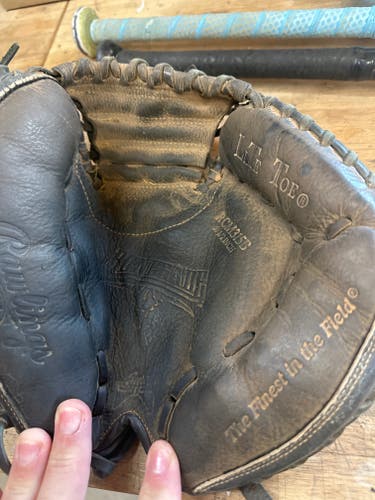 RH Rawlings Renegade Catcher's Glove 31.5" (Used)