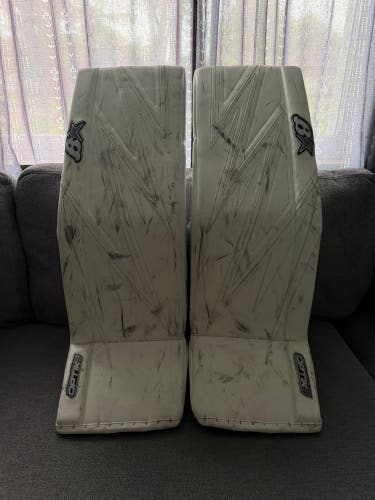 35" Brian's Optik 4 Goalie Leg Pads (Used)