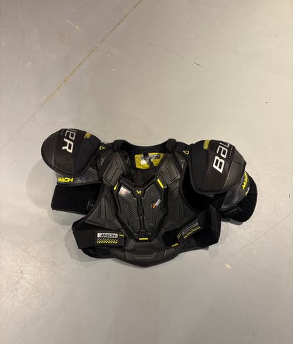 Medium Senior Bauer Supreme Mach Shoulder Pads (Used)