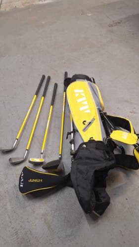 Complete KVV junior set of golf, ages 6 to 8. Very good condition