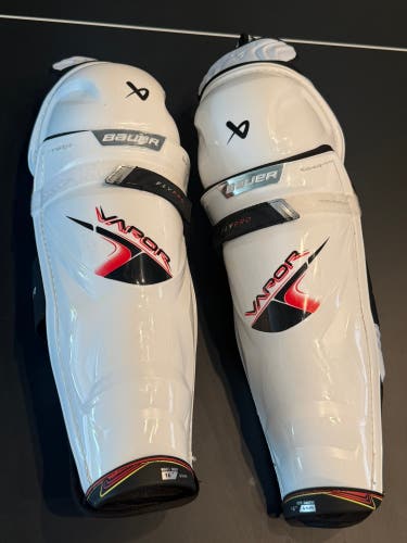 Senior Bauer Vapor Flypro 16" Shin Pads (New)