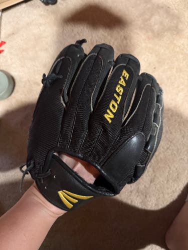 Easton Salvo RH Softball Glove 12" (Used)