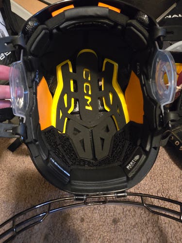 Medium CCM Tacks 720 Helmet (Used)