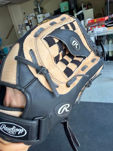 Rawlings RSB RH Outfield Softball Glove 14" (Used)