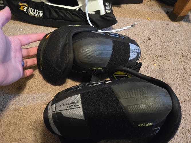 Junior Large CCM Tacks XF Pro Elbow Pads (Used)