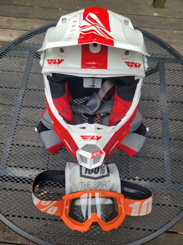 Red Unisex Fly Racing Youth Motocross/Off-Road Helmet (Used)
