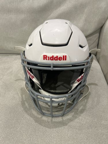 Medium Youth Riddell SpeedFlex Helmet (Used)
