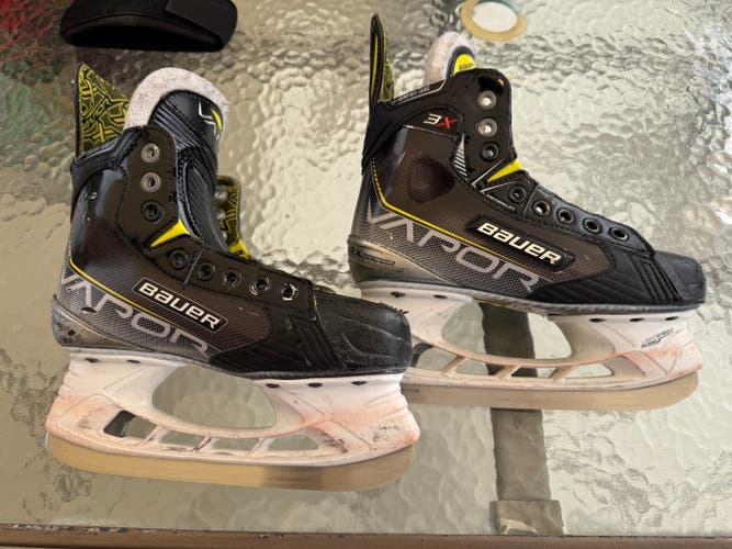 Bauer Vapor 3X Hockey Skates Size 3 (Used)