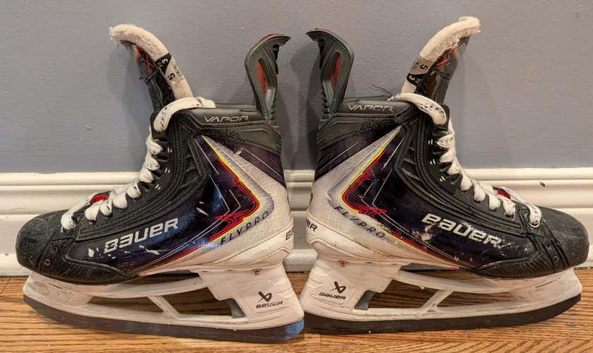 2025 Bauer Flypro Vapor Hockey Skates Size 5, Fit 3