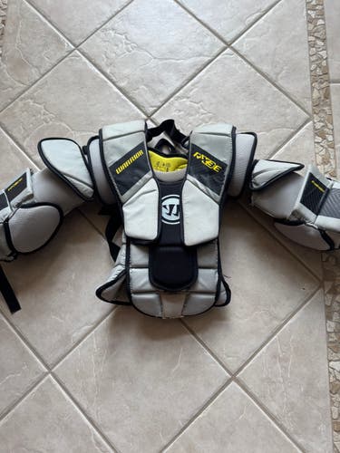 Large/Extra Large Warrior Ritual RX3 E Goalie Chest Protector (Used)
