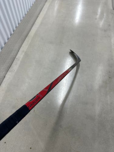 Senior Bauer Vapor Hyperlite 2 Right Handed Hockey Stick P92 70 Flex (Used)