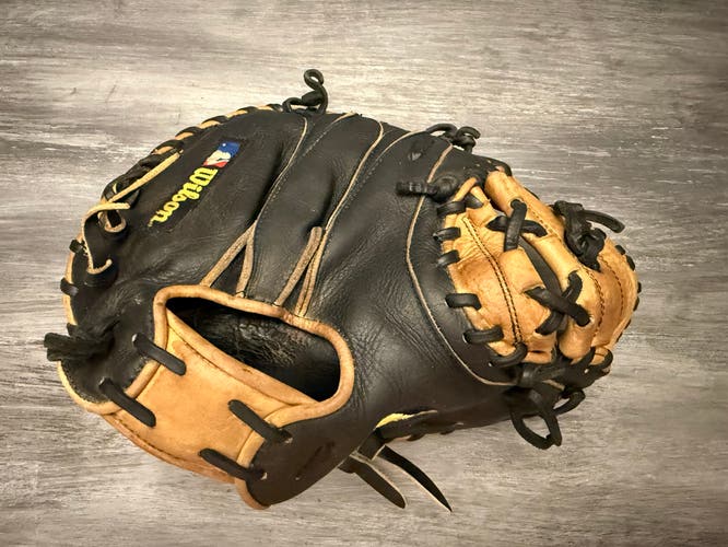 Wilson A1000 CM33 RH Catcher's Baseball Glove 32.5" (Used)