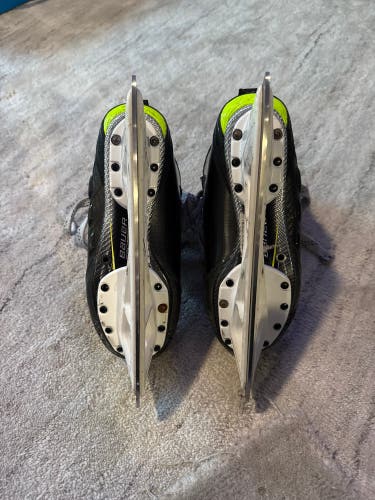 2012 Bauer Pro Hockey Goalie Skates Size 5 (Used)