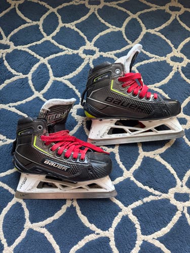 Bauer Elite Hockey Goalie Skates Regular Width Size 2.5 (Used)