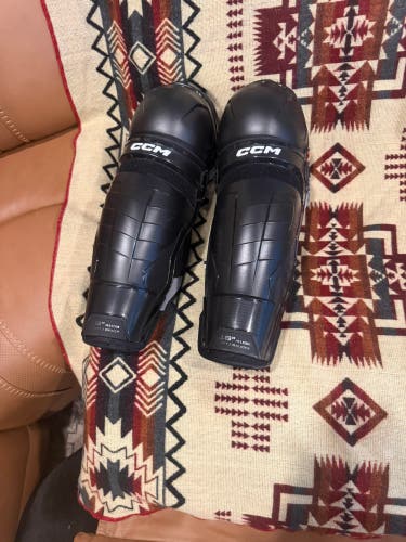 Senior CCM Tacks XR 16" Shin Pads (New)