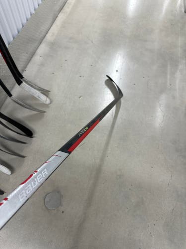Senior Bauer Vapor Hyperlite Right Handed Hockey Stick P92 77 Flex (Used)