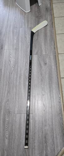 Senior PRO Blueline Right Handed Hockey Stick Laine Curve 70 Flex (Used)
