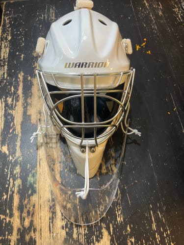 Senior S/M Warrior Ritual F2E+ Goalie Mask (Used)