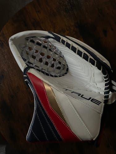 Bobrovsky pro return Panthers glove