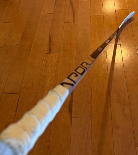 Bauer Vapor Hyperlite Pro Stock Stick (Nikolai Knyzhov) 87 Flex LH 65.5”
