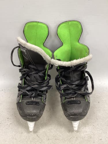 Used Bauer XLS Junior Hockey Skate Junior 01 11851-S000051988