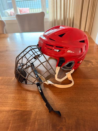 Small Bauer Re-Akt 150 Helmet (Used)