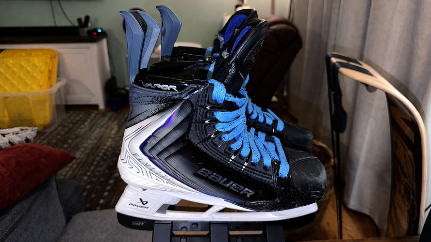 Bauer Flylite Hockey Skates, Size 5 Fit 2 Medium, Fly-TI Steel + Quad Profile + Bauer Orthotics