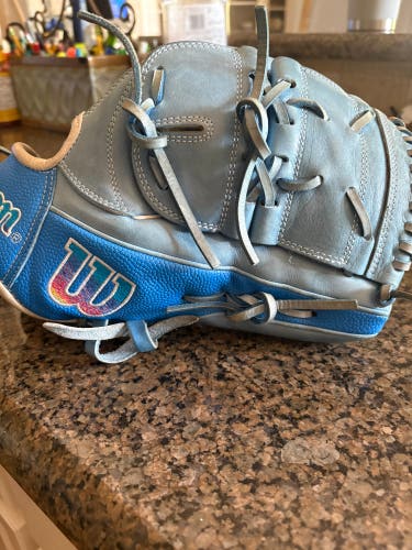 Wilson A2000 RH Infield Baseball Glove 12" (Used)