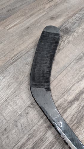 Junior Warrior Covert QRE 10 Right Handed Hockey Stick W88 50 Flex (Used)
