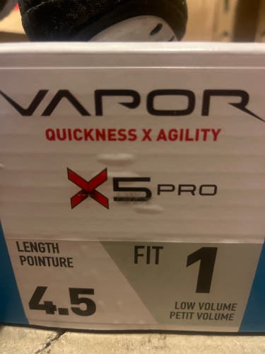 2023 Bauer Vapor X5 Pro Hockey Skates Regular Width Size 4.5 (Used)