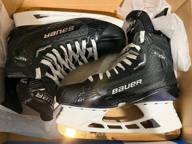 Black 2022 Bauer Supreme Mach Hockey Skates Regular Width Pro Stock 7.5 (Used)