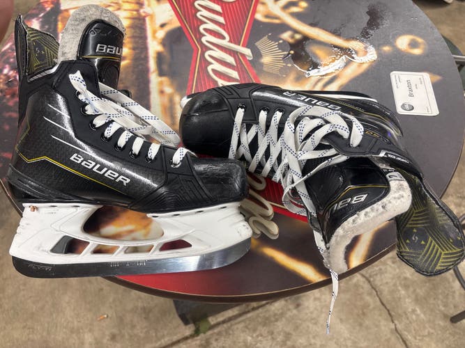 Black 2024 Bauer Supreme M40 Hockey Skates 7 (Used)