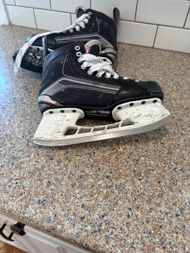Bauer Vapor X400 Hockey Skates Regular Width 6 (Used)