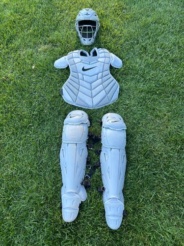 Silver Nike Diamond Elite Catcher's Set