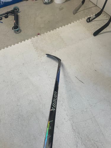 Senior Bauer Vapor Flylite Right Handed Hockey Stick P28 70 Flex Pro Stock (New)