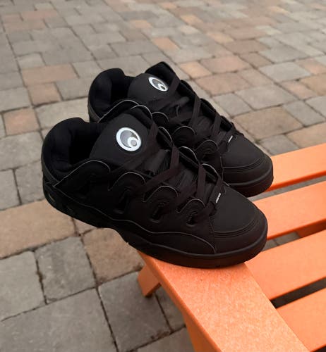 Men’s Osiris D3 OG Black/Black/Black Skateboarding Sneakers Size 10 Gently Worn