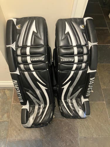 36" Vaughn Velocity V4 Regular Goalie Full Set Pro Stock (Used)