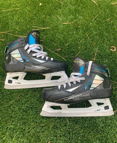 True TF9 Goalie Skates Senior 7-7.5R with CCM XSG Holders & Steel *Read Full Description*