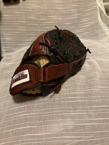 Franklin RTP RH Outfield Baseball / Softball Glove 14" (Used)