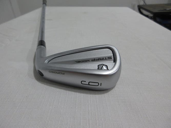 Wilson 2026 Staff Model CB 6-iron - 30* - DG Mid 115 S300 Stiff Steel - MINT