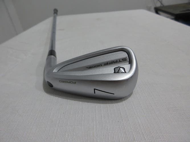 Wilson 2026 Staff Model CB 7-iron - 34* - DG Mid 115 S300 Stiff Steel - MINT