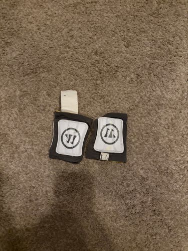 Small / Medium Warrior Goalie Chest Protector (Used)