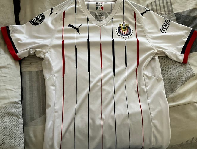 C.D. Guadalajara (Chivas) 2018/19 Away Jersey Size Medium